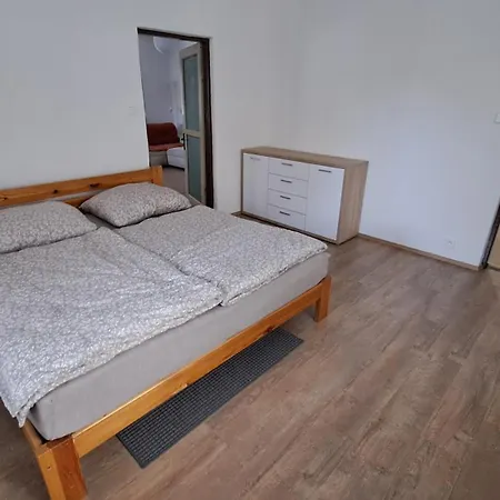 Apartment V Okoli Letiste A Prahy *